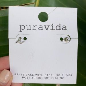 Silver wave stud earrings